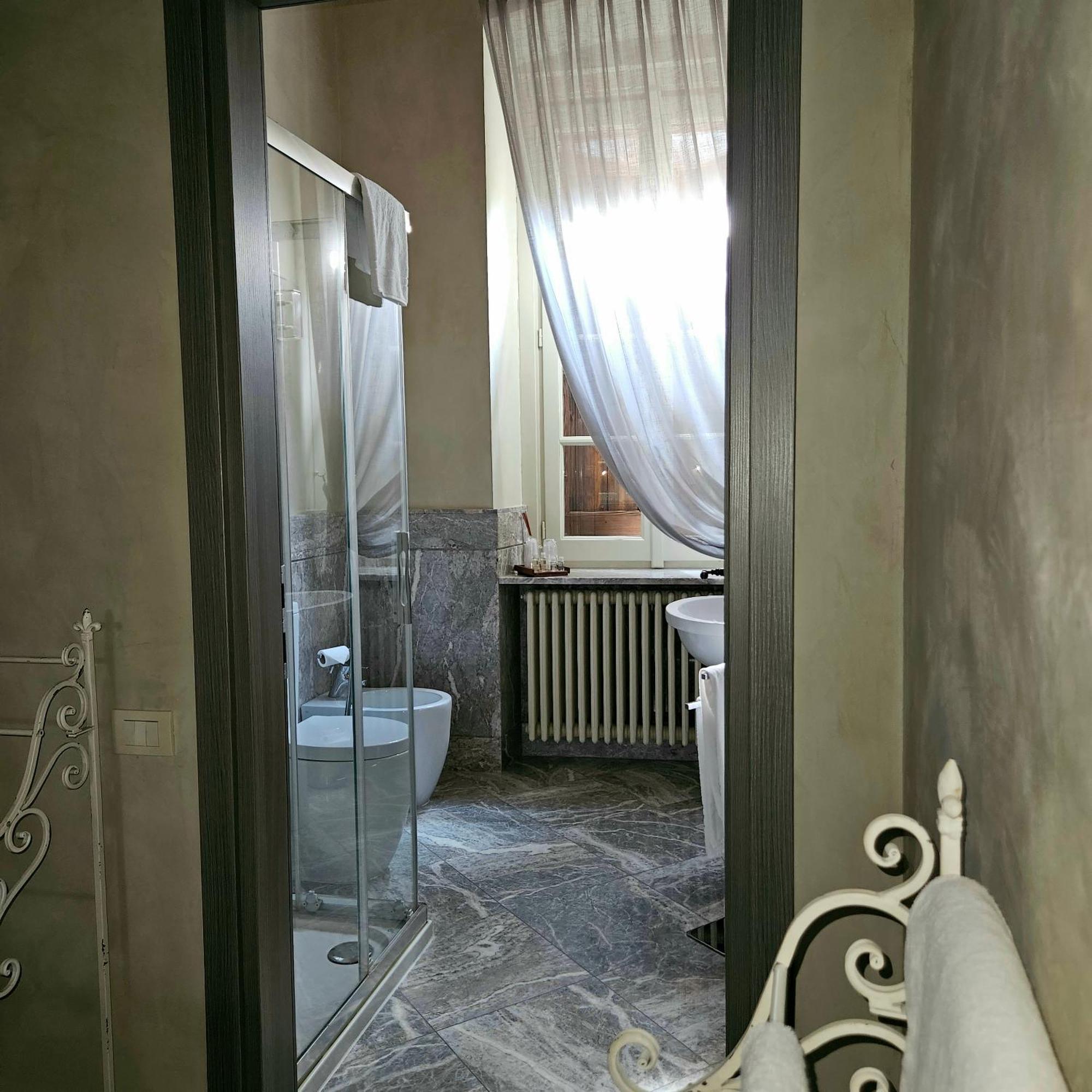B&B Dimora Delle Donnole Bergamo Alta 외부 사진