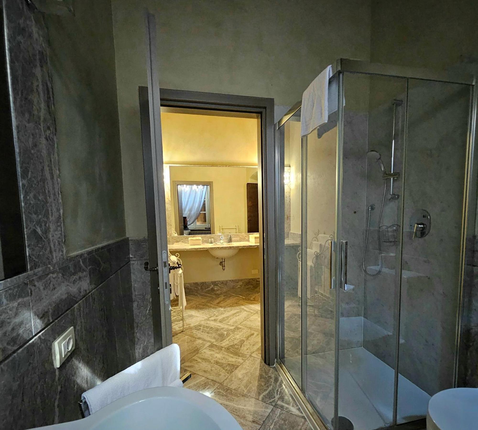 B&B Dimora Delle Donnole Bergamo Alta 외부 사진
