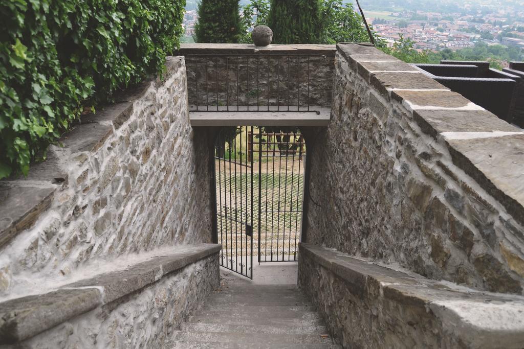 B&B Dimora Delle Donnole Bergamo Alta 외부 사진