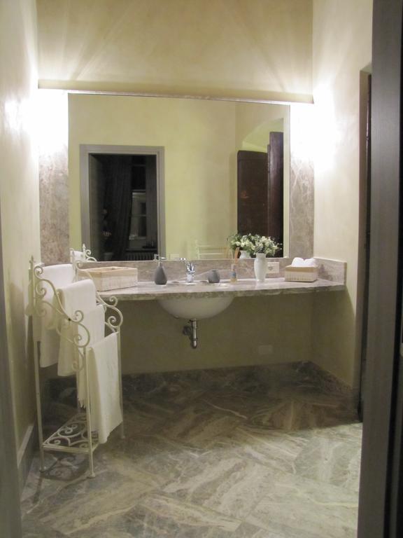 B&B Dimora Delle Donnole Bergamo Alta 외부 사진